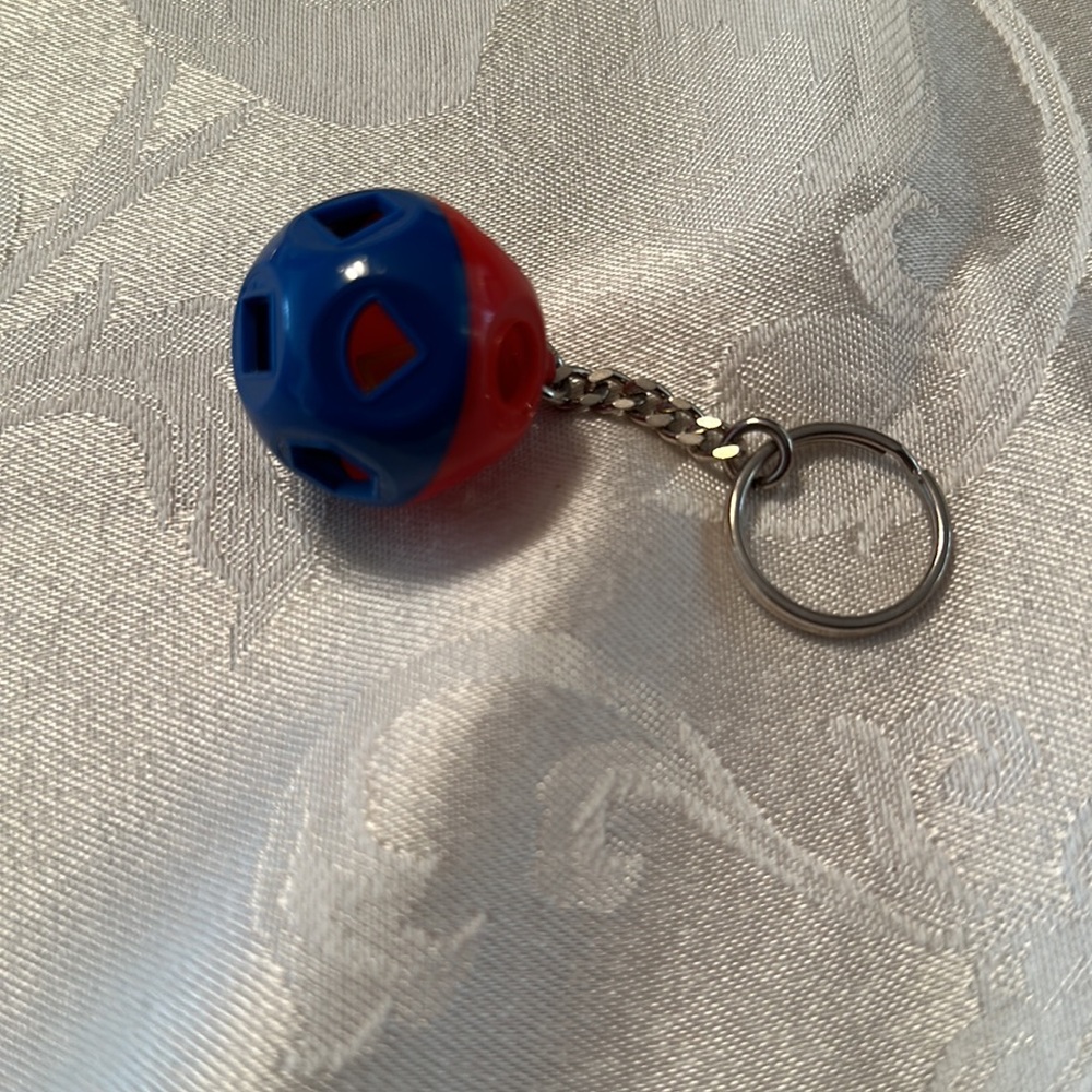 Tupperware Keychain - Picture 3 of 3